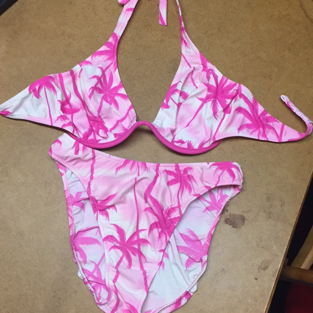 Venus 36DD Bikini